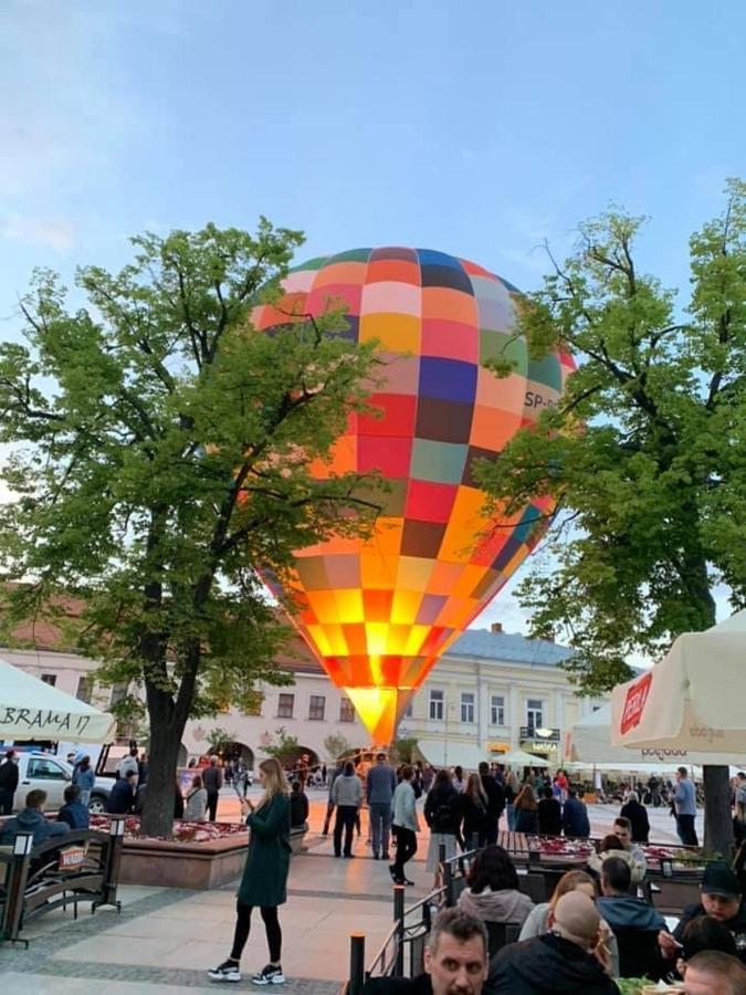 Pensjonat WIDOK RYNEK -Parking Kielce Eksteriør bilde