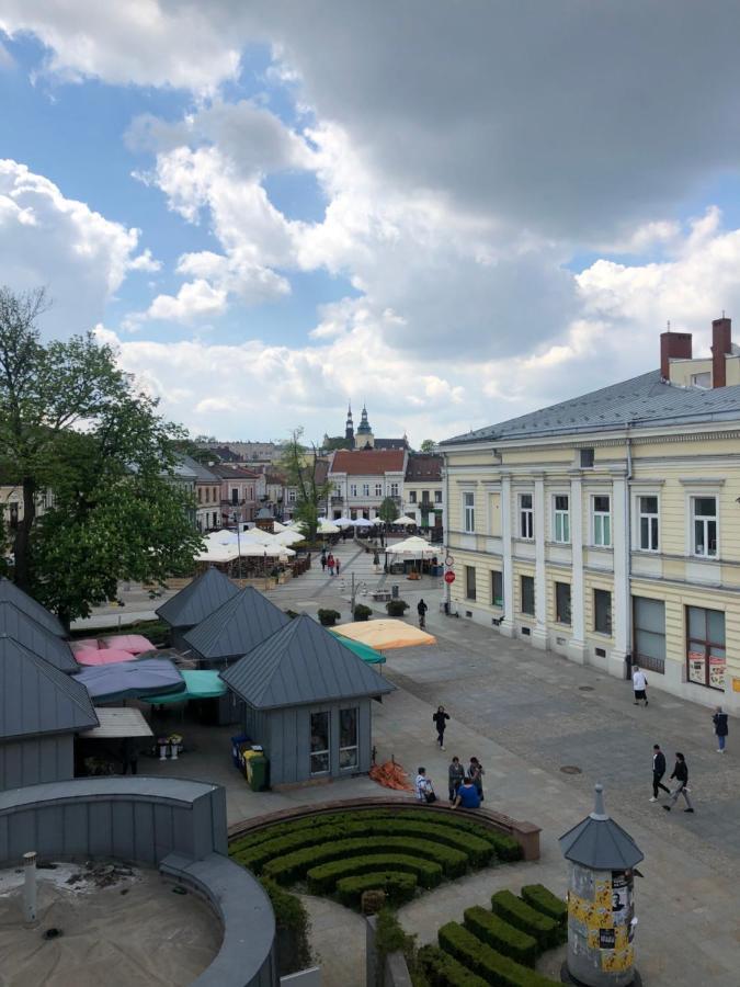 Pensjonat WIDOK RYNEK -Parking Kielce Eksteriør bilde